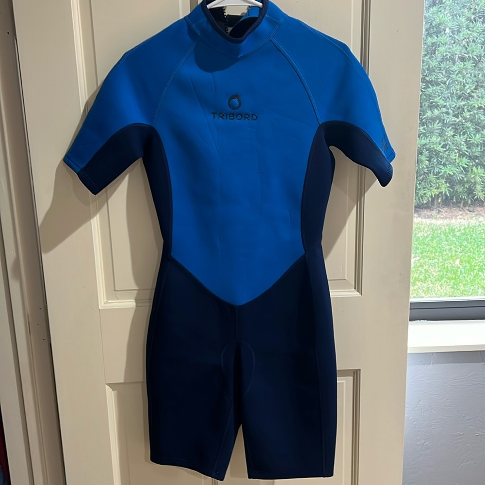 Tribord Wet suit neoprene 1.55 mm woman’s size small in blue